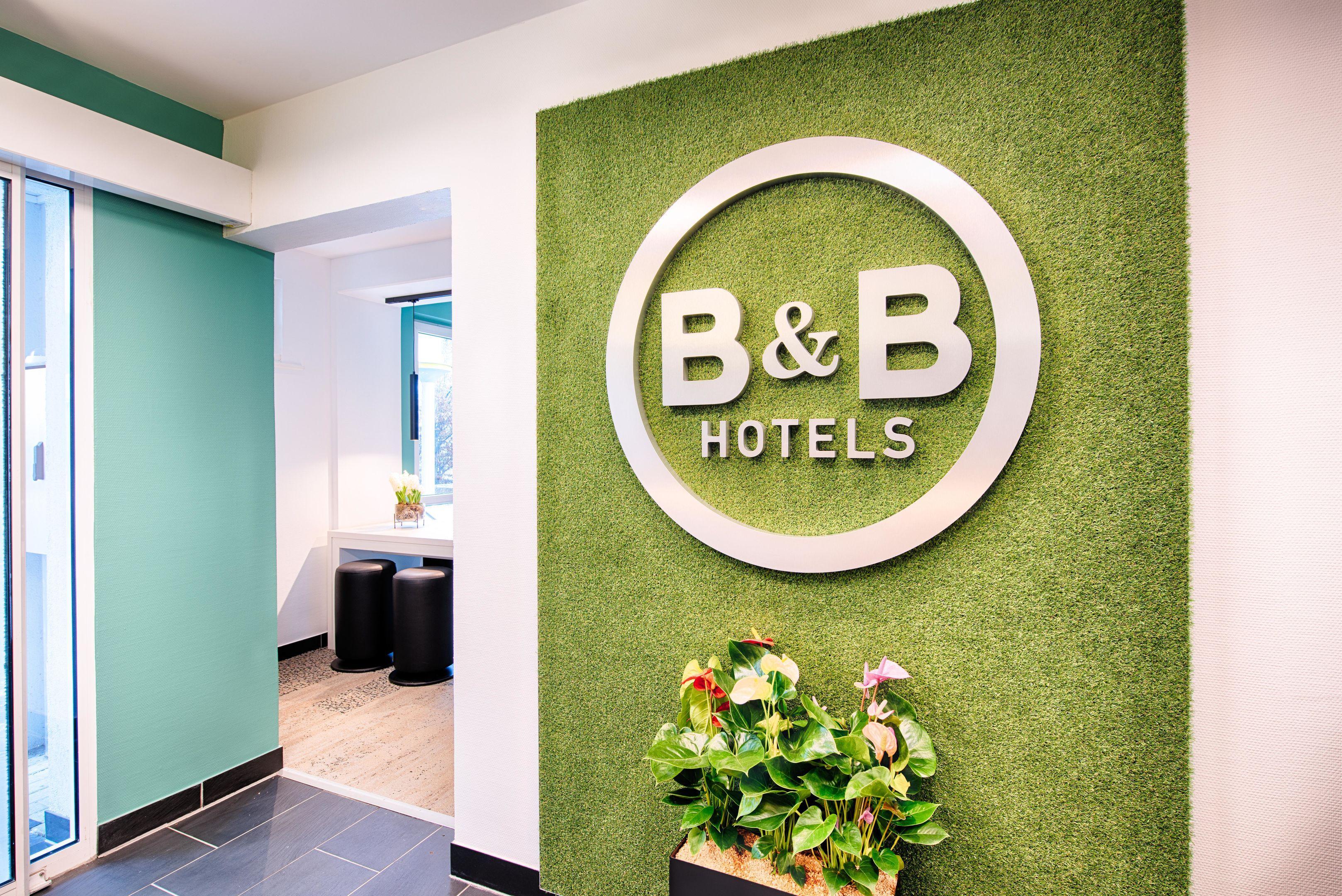 B&B Hotel München-Putzbrunn Exterior foto